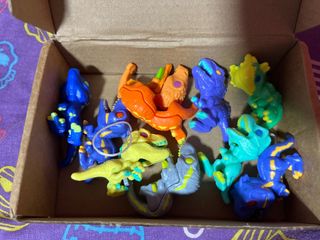 10 Mini Figuras Jurassic World huevo kinder 