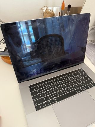 MacBook Pro 16" 2018 i7: Piezas o para reparar