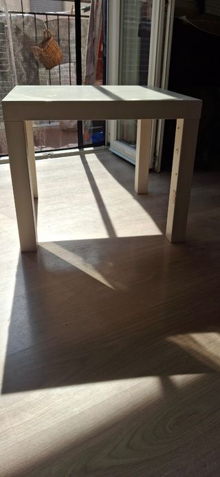 Tavolino bianco in legno - 5€