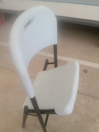 Silla plegable blanca
