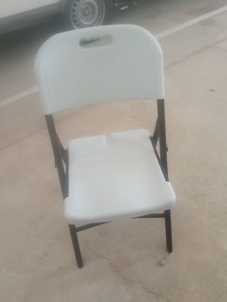 Silla plegable blanca