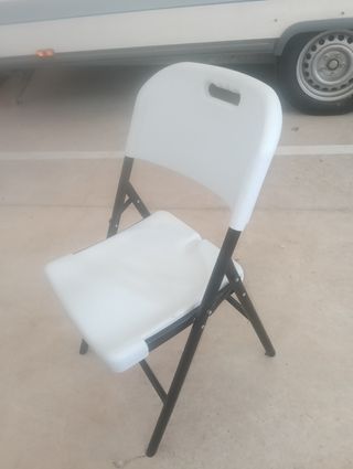 Silla plegable blanca
