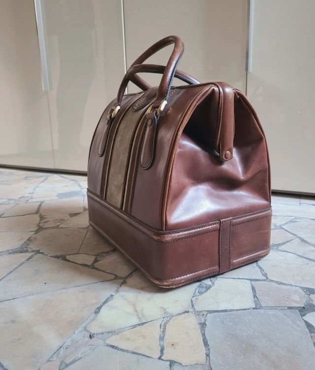 Baule vintage in pelle e velluto