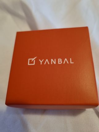 Pendientes Yanbal dorados con cristales