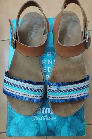 Sandalias Mustang marrón-azul, nº37