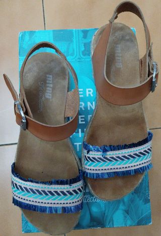 Sandalias Mustang marrón-azul, nº37