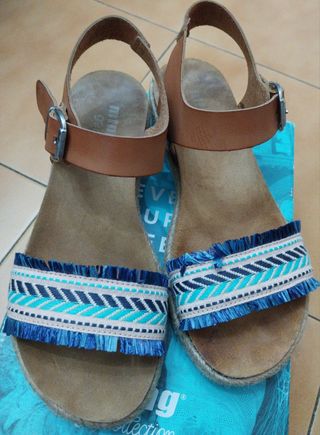 Sandalias Mustang marrón-azul, nº37