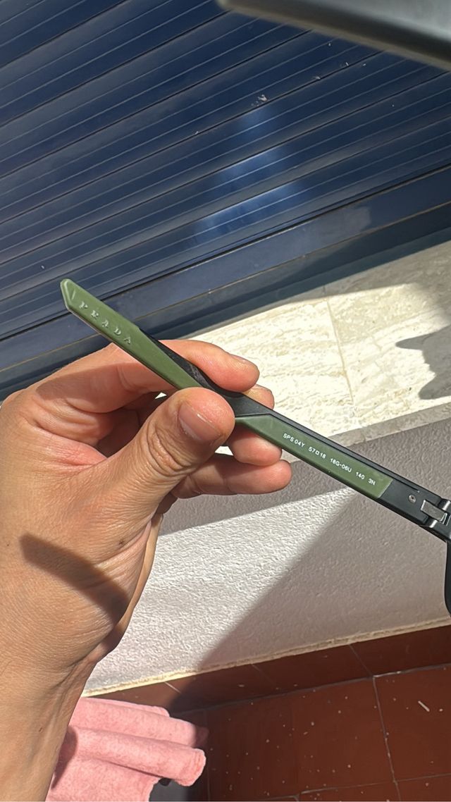 Gafas Prada Linea Rossa SPS 04Y