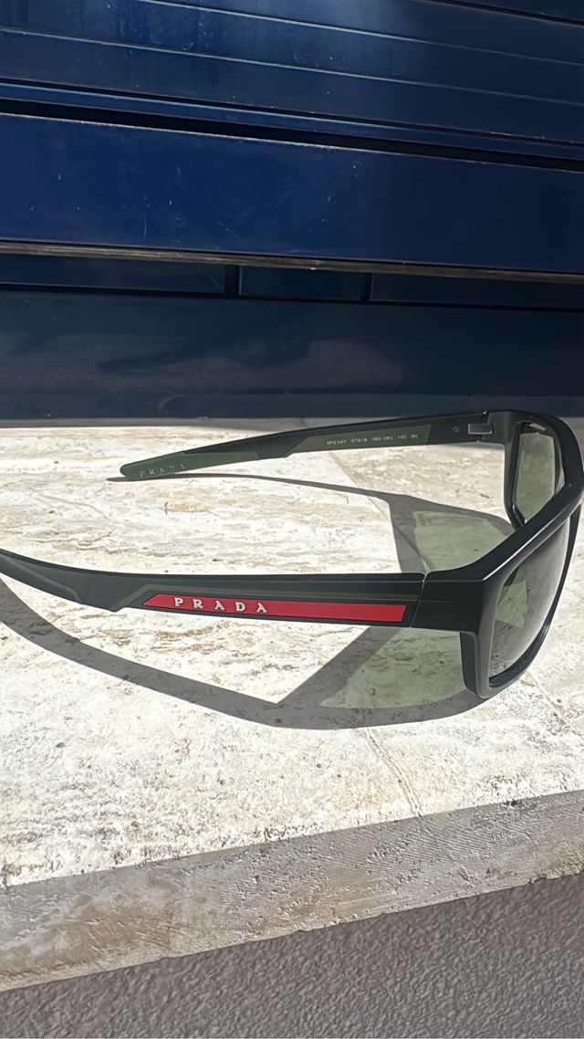 Gafas Prada Linea Rossa SPS 04Y