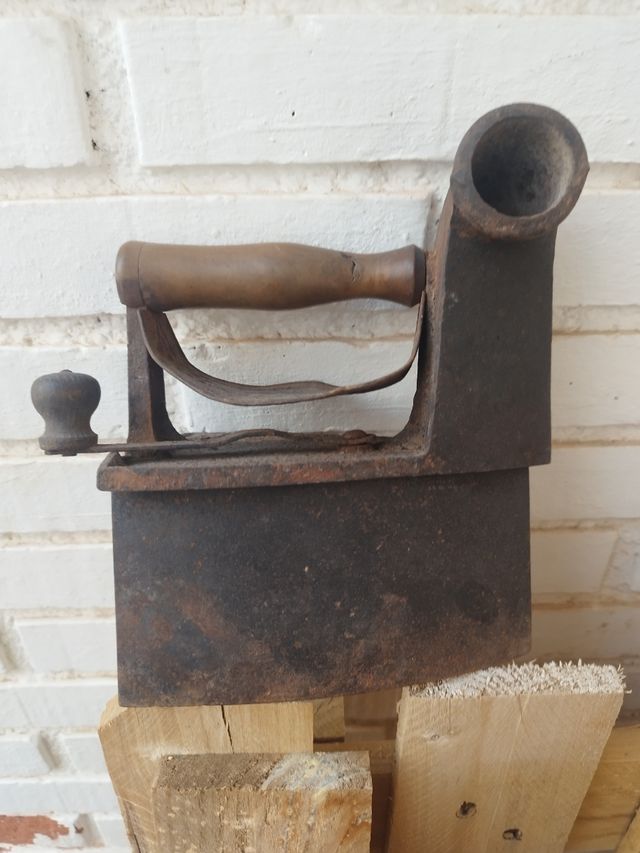 Plancha antigua de hierro