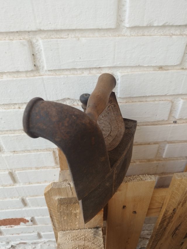 Plancha antigua de hierro