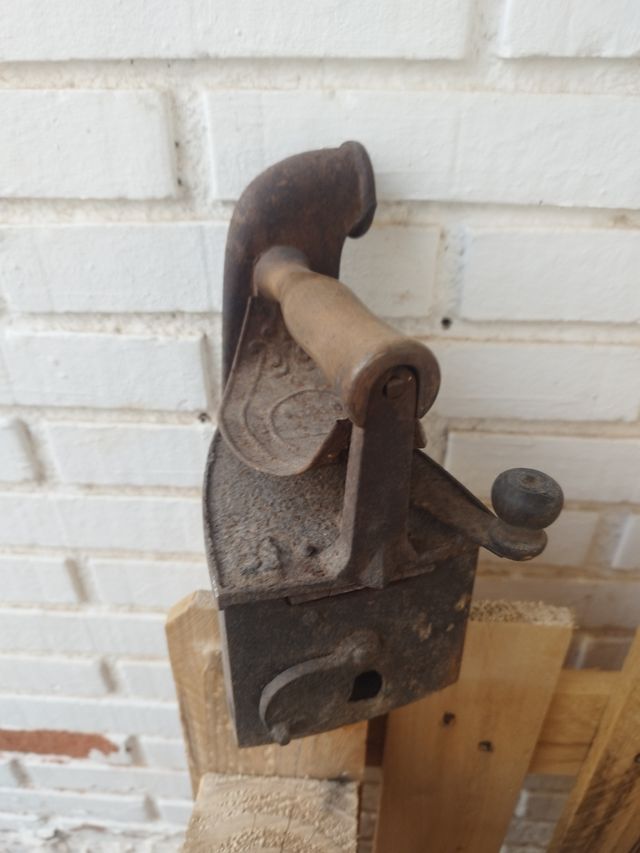 Plancha antigua de hierro