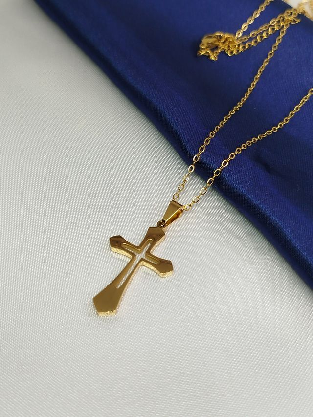 Collar Cruz Dorado Acero inoxidable