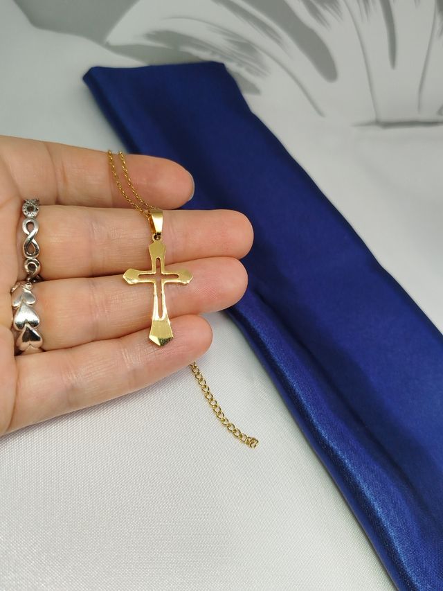 Collar Cruz Dorado Acero inoxidable