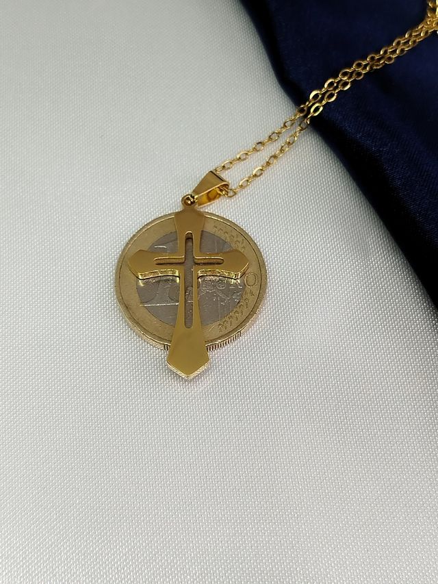 Collar Cruz Dorado Acero inoxidable