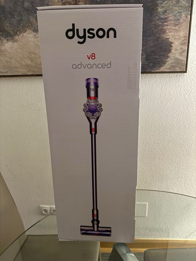 Aspiradora Dyson V8 Advanced (Plata/Níquel)