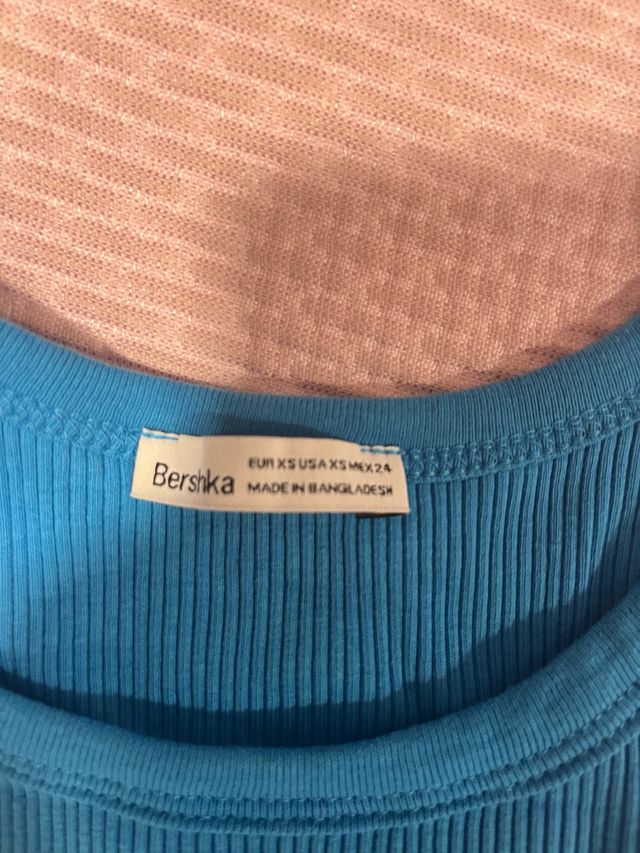 Top Bershka azul talla XS
