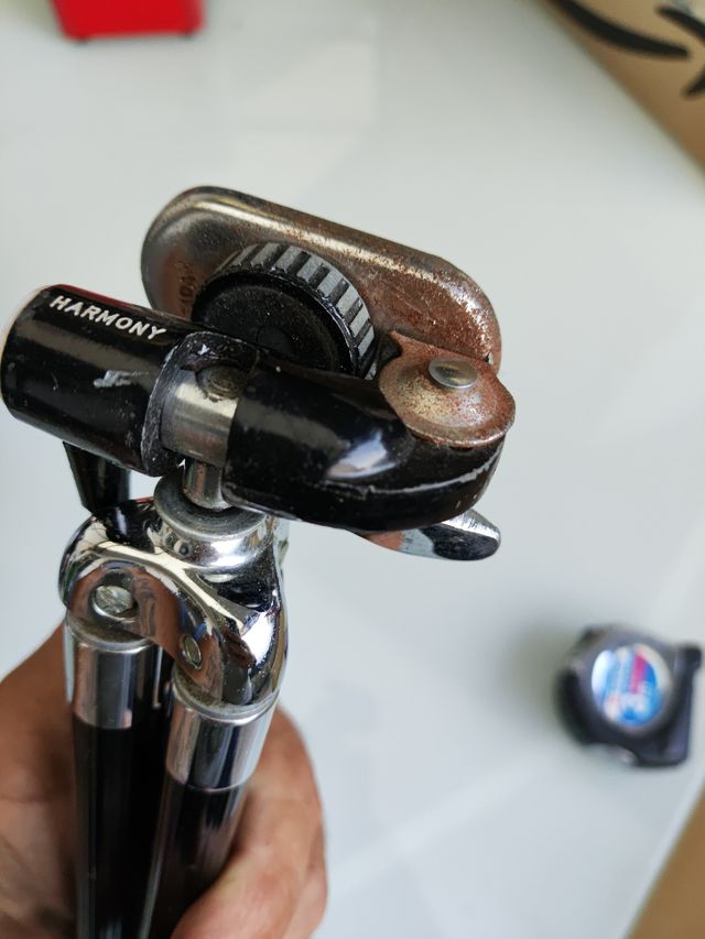 Trípode Harmony antiguo