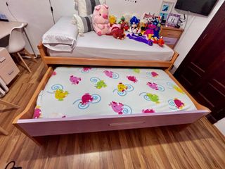 Muebles infantiles: cama nido + cómoda+armario