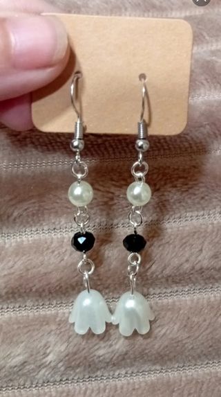 Pendientes largos con tulipanes