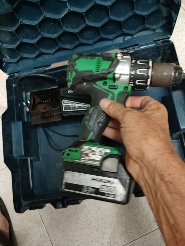 CONJUNTO HITACHITaladro percutor Hikoki 18V Y RADI