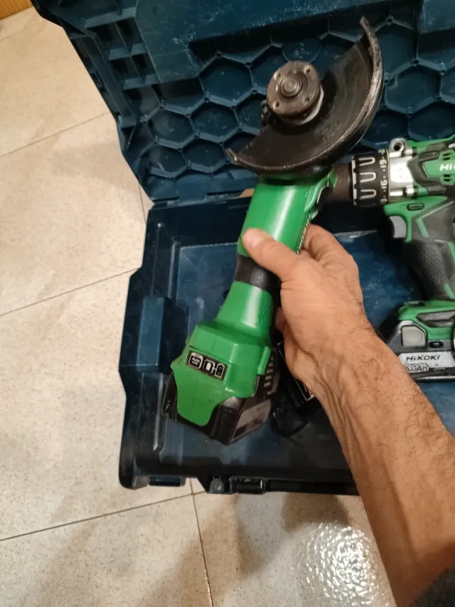 CONJUNTO HITACHITaladro percutor Hikoki 18V Y RADI