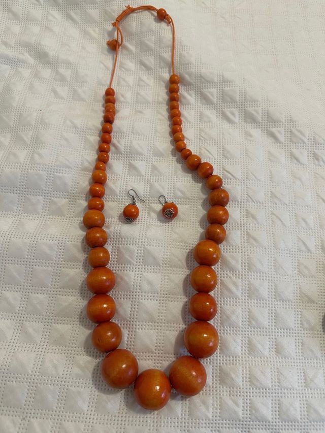 Collar y pendientes naranja