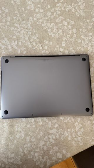 MacBook Pro 15" 16GB RAM 256GB con Touch Bar
