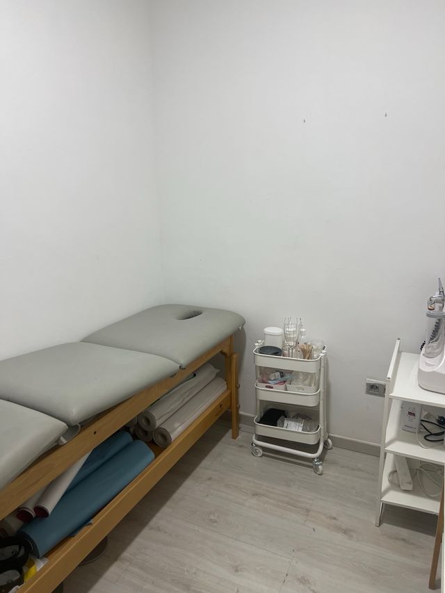 se alquila cabina de estetica