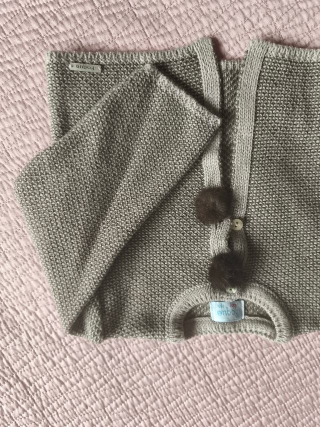 Conjunto bebé marrón de la marca Foque