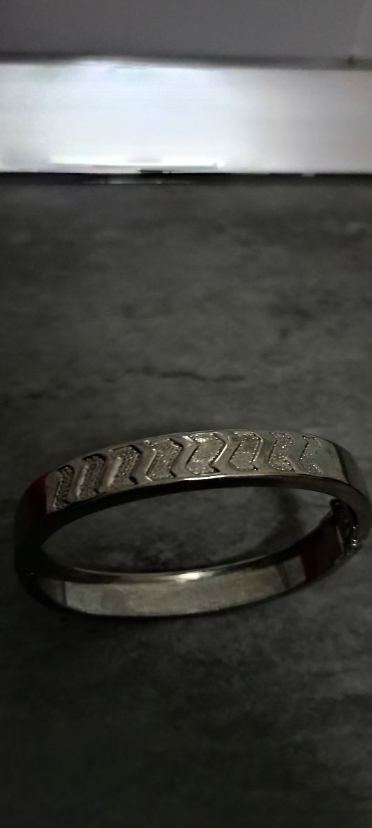 Pulsera plateada - Brazalete