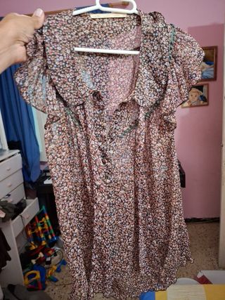 Blusa floral marrón