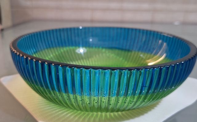 Ciotola in resina epossidica blu e verde