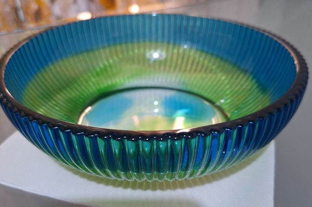 Ciotola in resina epossidica blu e verde
