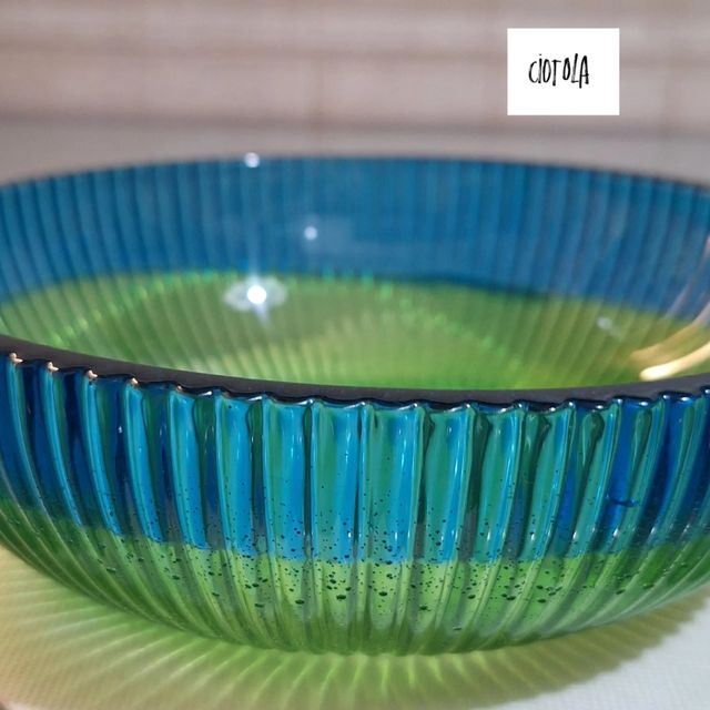 Ciotola in resina epossidica blu e verde