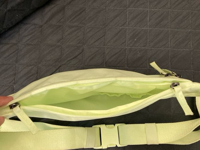 Riñonera Nike amarilla neón