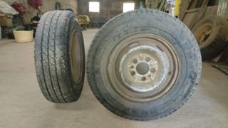 Rueda 195/75 R14 usadas 2 días. 