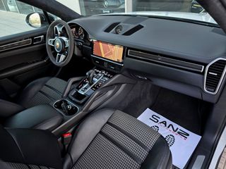 Porsche Cayenne 2021