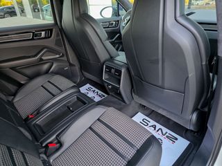 Porsche Cayenne 2021