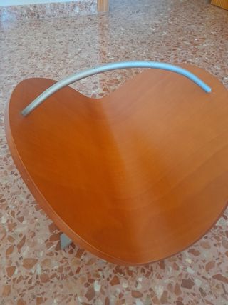 Revistero madera y aluminio