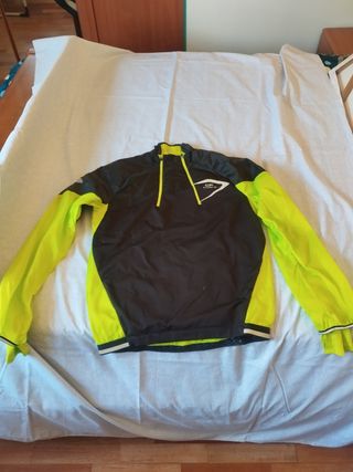 Cortavientos Decathlon talla M