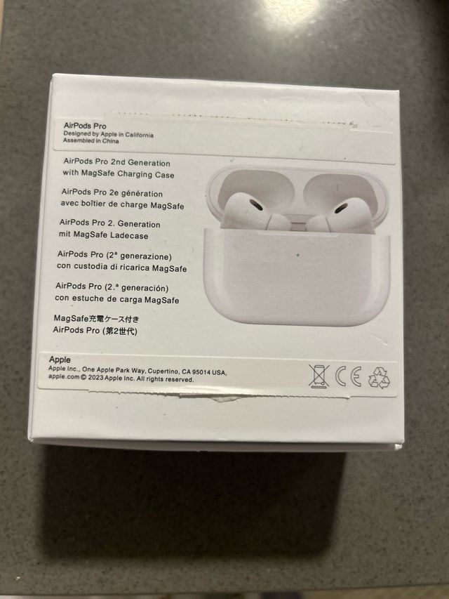Caja y Funfitas AirPods Pro Apple