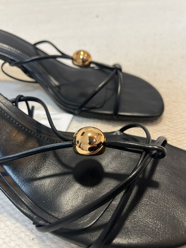 Sandalias Zara tacón dorado 7cm