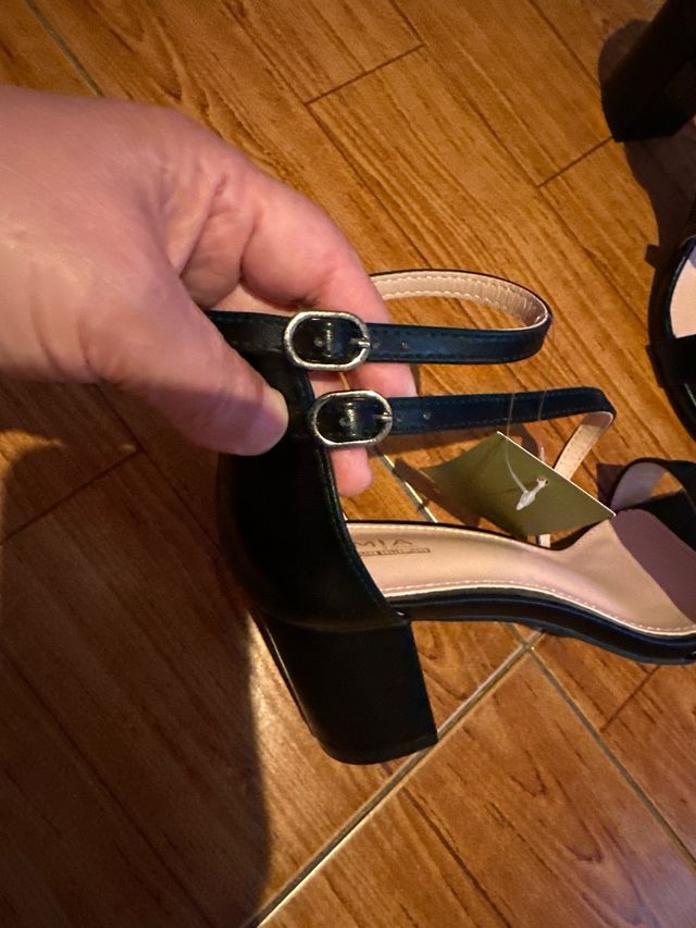 Sandalias tacón negras Mia 38