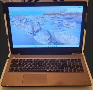 Medion Akoya P6653 i7 - Portátil