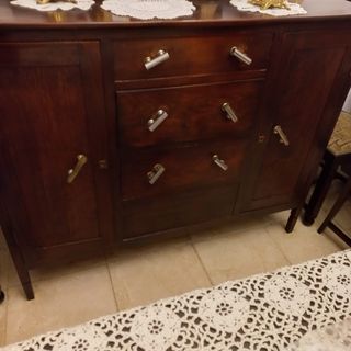 Mesa, cómoda, aparador, silla...antiguas de madera