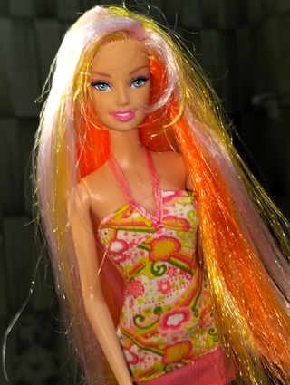 Barbie capelli arcobaleno