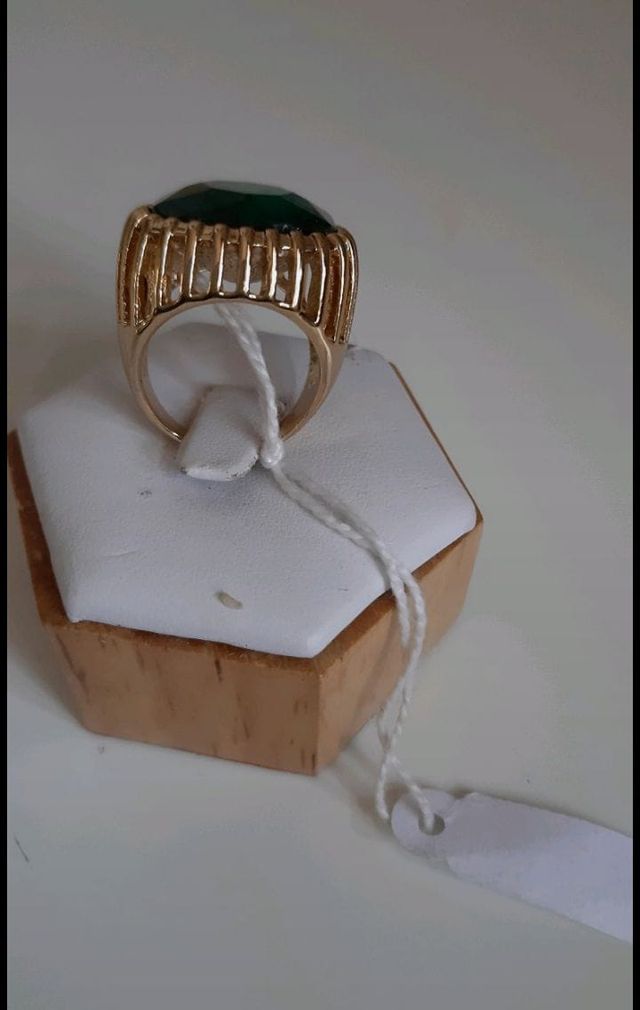 Anillo mujer dorado y verde 14,1mm