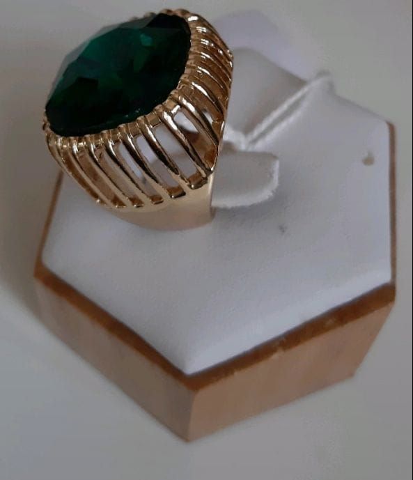 Anillo mujer dorado y verde 14,1mm