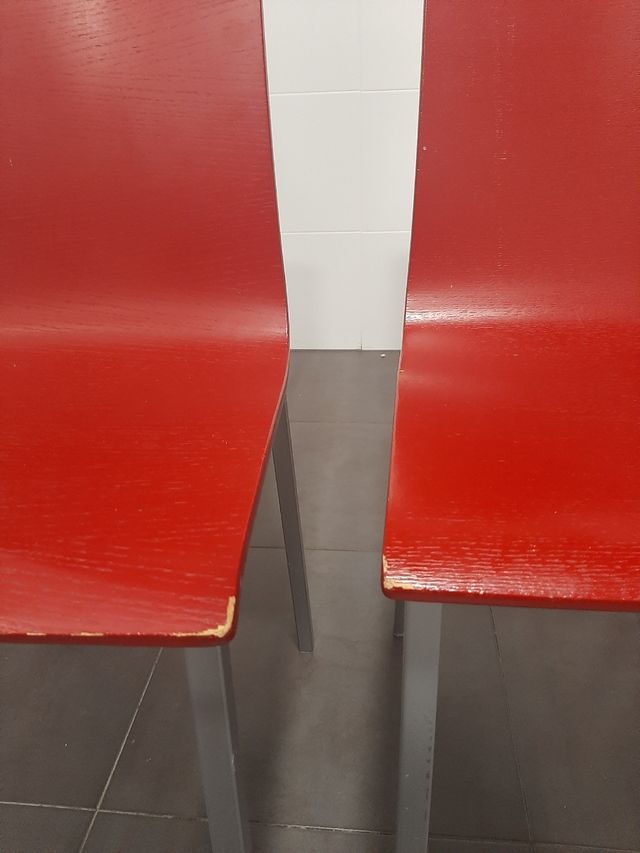 2 Sillas rojas - Cocina o comedor.